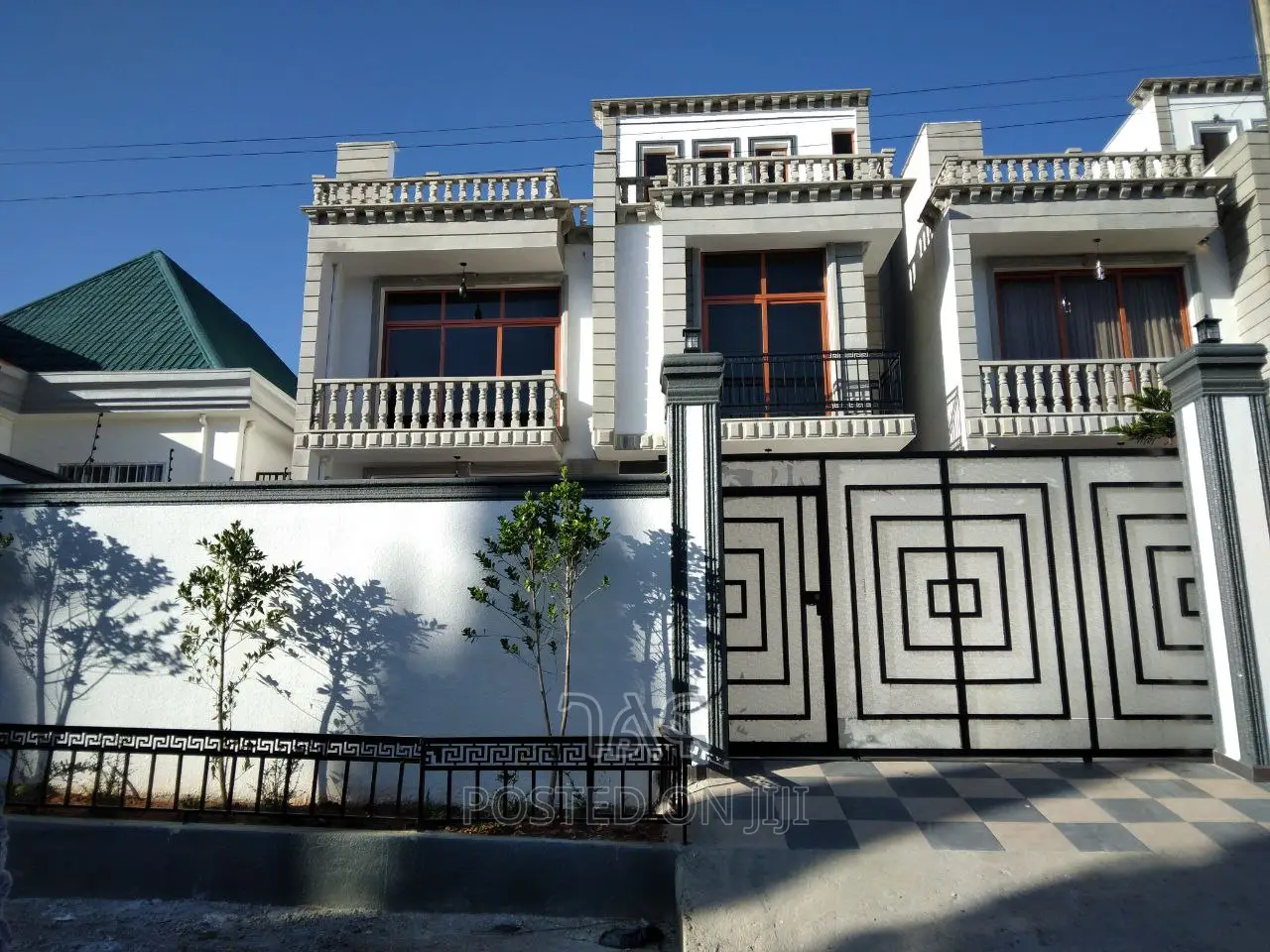 7bdrm House in የግል, Bole for sale