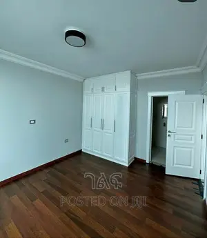 5bdrm House in የግል, Bole for sale