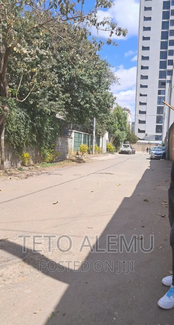 የሚሸጥ ቦታ ቦሌ አዲሱ ስቴዲየም አካባቢ