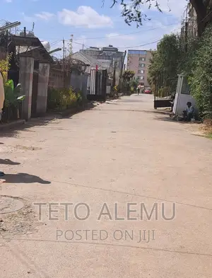 የሚሸጥ ቦታ ቦሌ አዲሱ ስቴዲየም አካባቢ