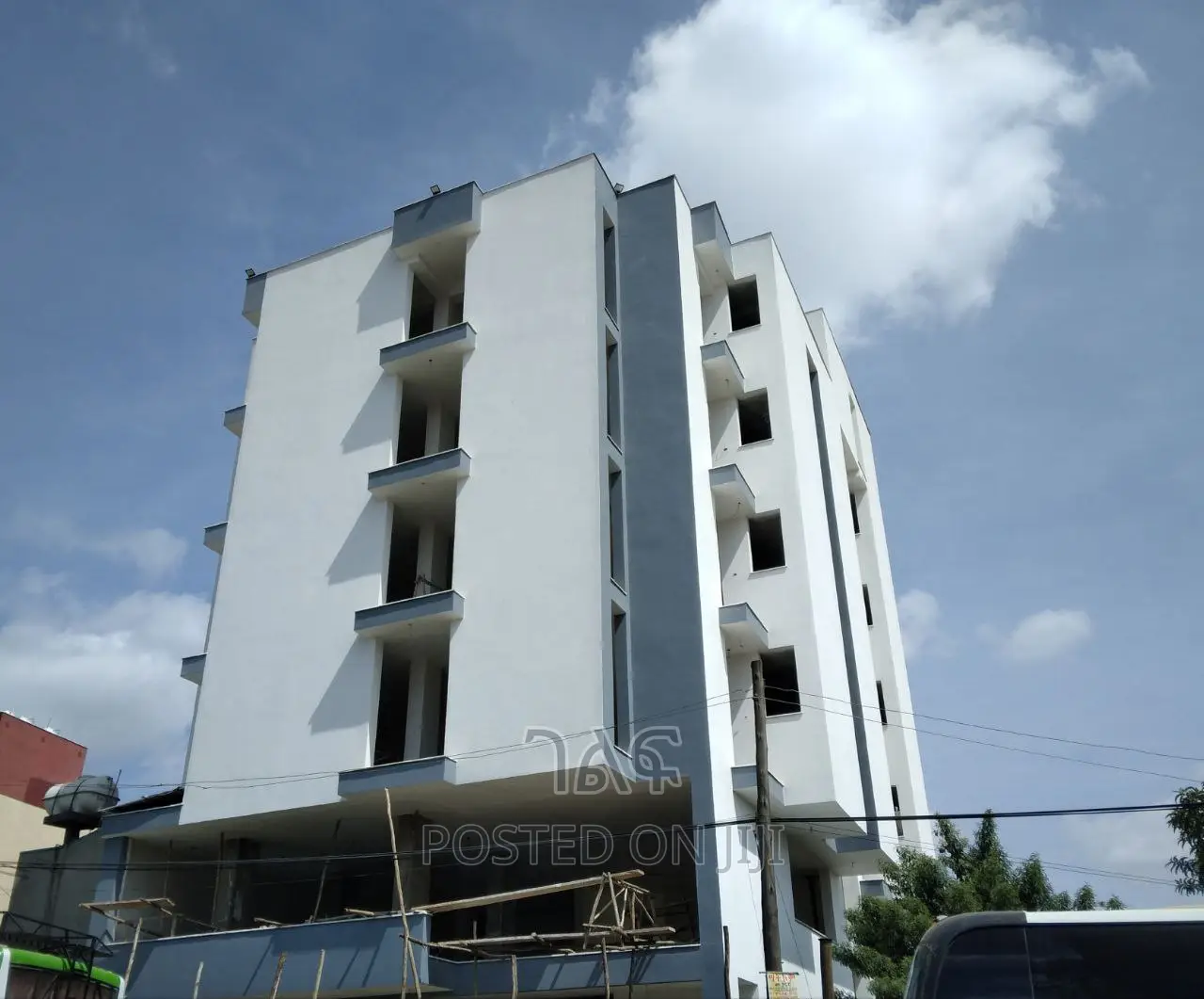 ሙሉ ህንፃው የሚሸጥ አፓርትመንት በጉርድ ሾላ