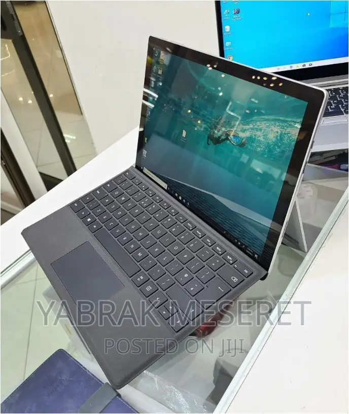 Laptop Microsoft Surface 4GB Intel SSD 72GB