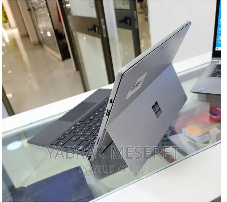 Laptop Microsoft Surface 4GB Intel SSD 72GB