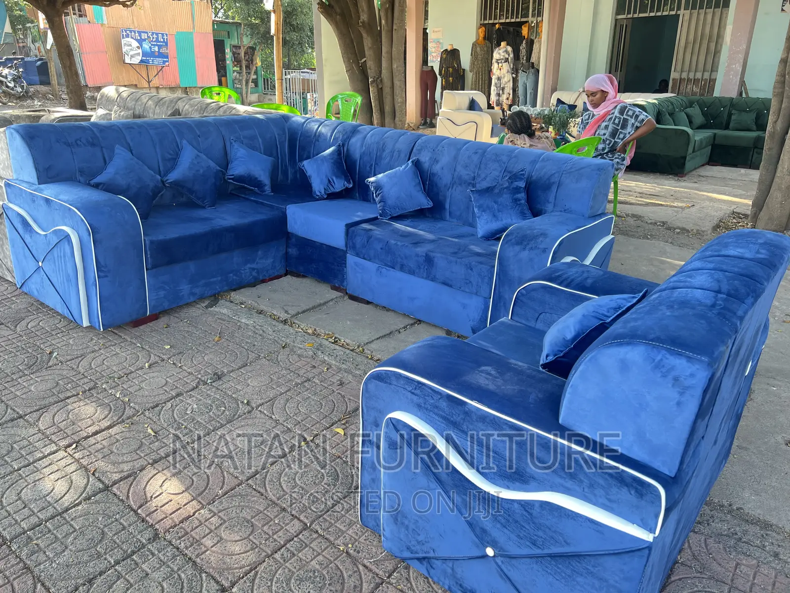 ሶፋ L Shape Made of Quality Wooden Material