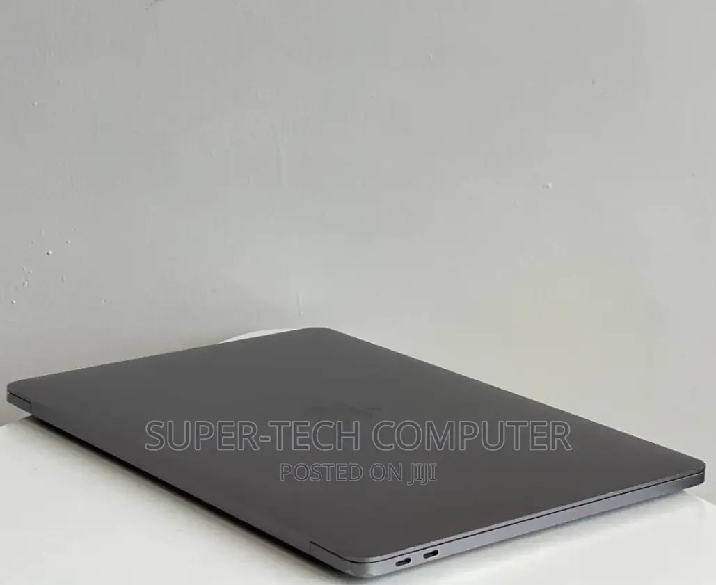 New Laptop Apple MacBook Pro 2017 8GB Intel Core I5 SSD 256GB