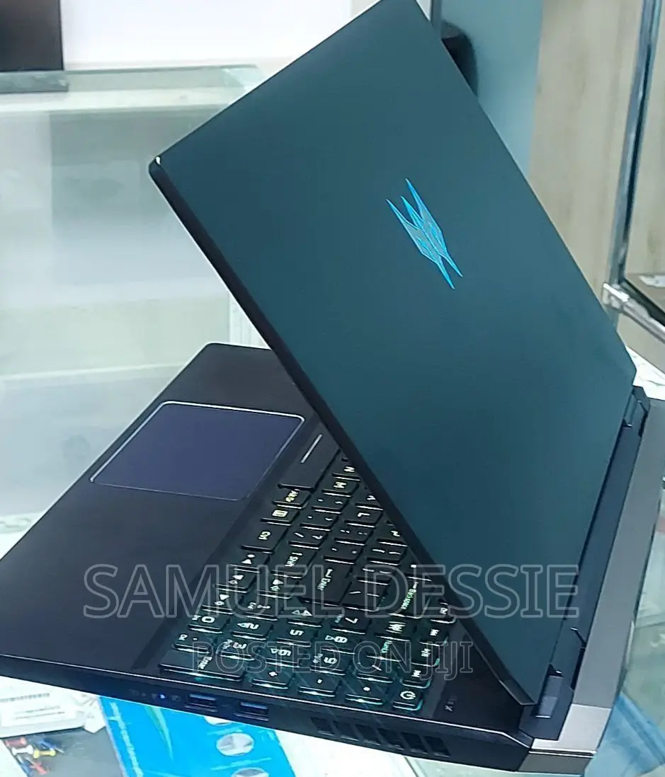 New Laptop Acer Predator Helios 300 16GB Intel Core I9 SSD 512GB
