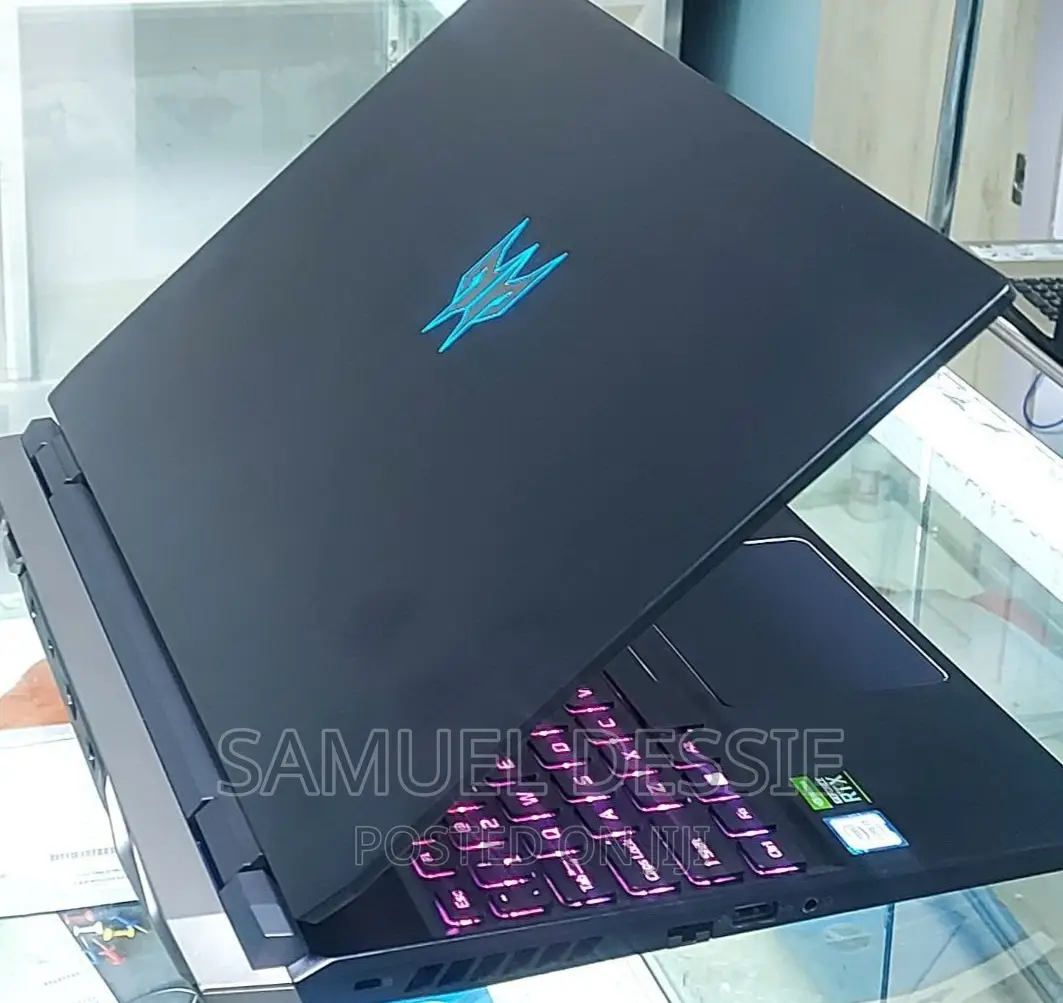 New Laptop Acer Predator Helios 300 16GB Intel Core I9 SSD 512GB