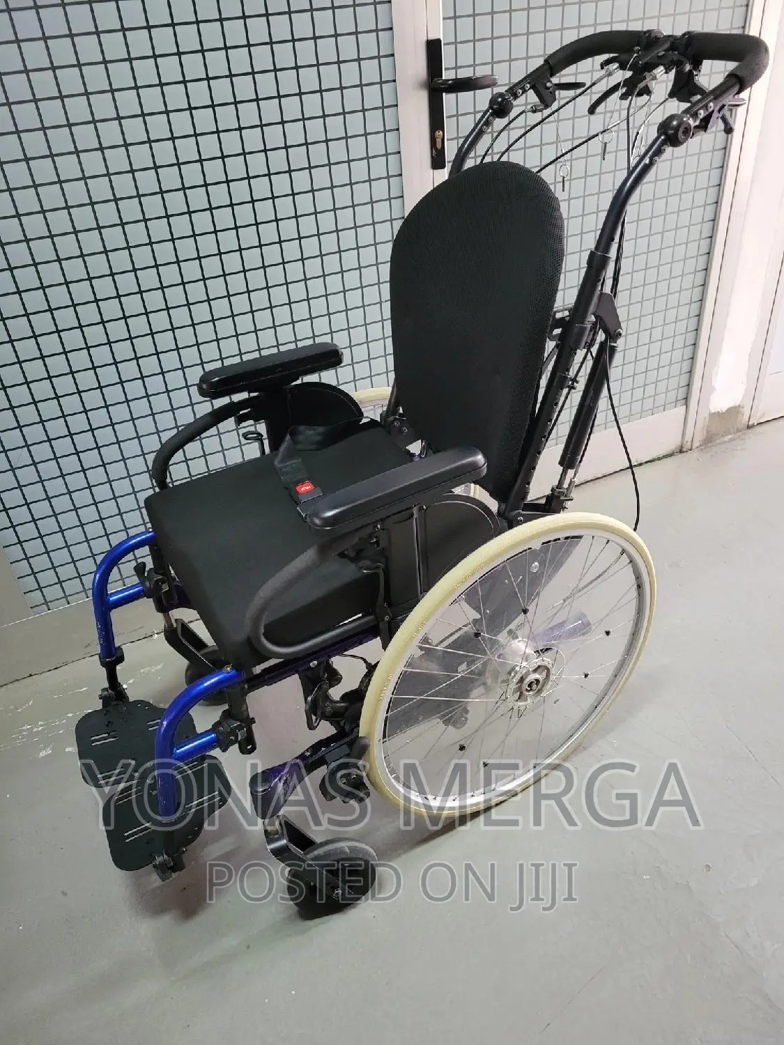 Wheelchair Manual Wheelchair GR 108
Outdoor in Doorfolding