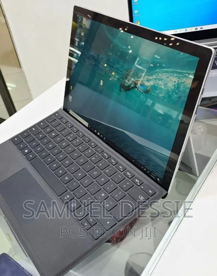 New Laptop Microsoft Surface 4GB SSD 60GB