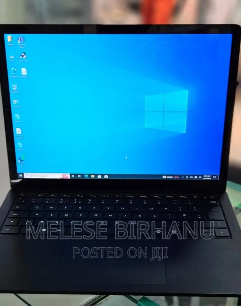 New Laptop Microsoft Surface 8GB Intel Core I5 SSD 256GB