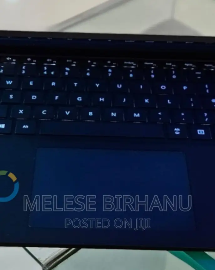 New Laptop Microsoft Surface 8GB Intel Core I5 SSD 256GB