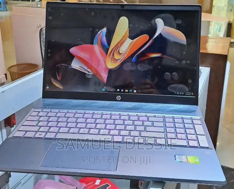 New Laptop HP Pavilion 15 8GB Intel Core I5 SSD 512GB