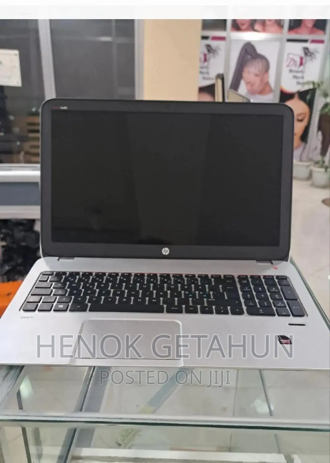 New Laptop HP Envy X360 8GB Intel Core i5 SSD 1T