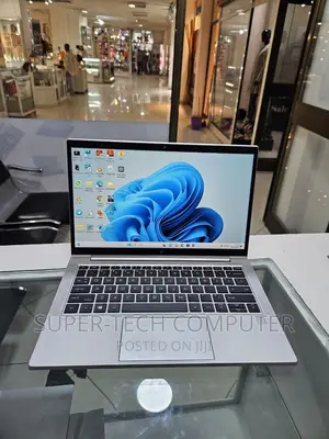 New Laptop HP EliteBook 830 G8 16GB Intel Core I7 SSD 512GB