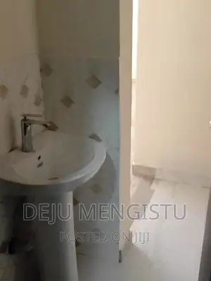 2bdrm House in ሰባ ሁለት, Bole for rent