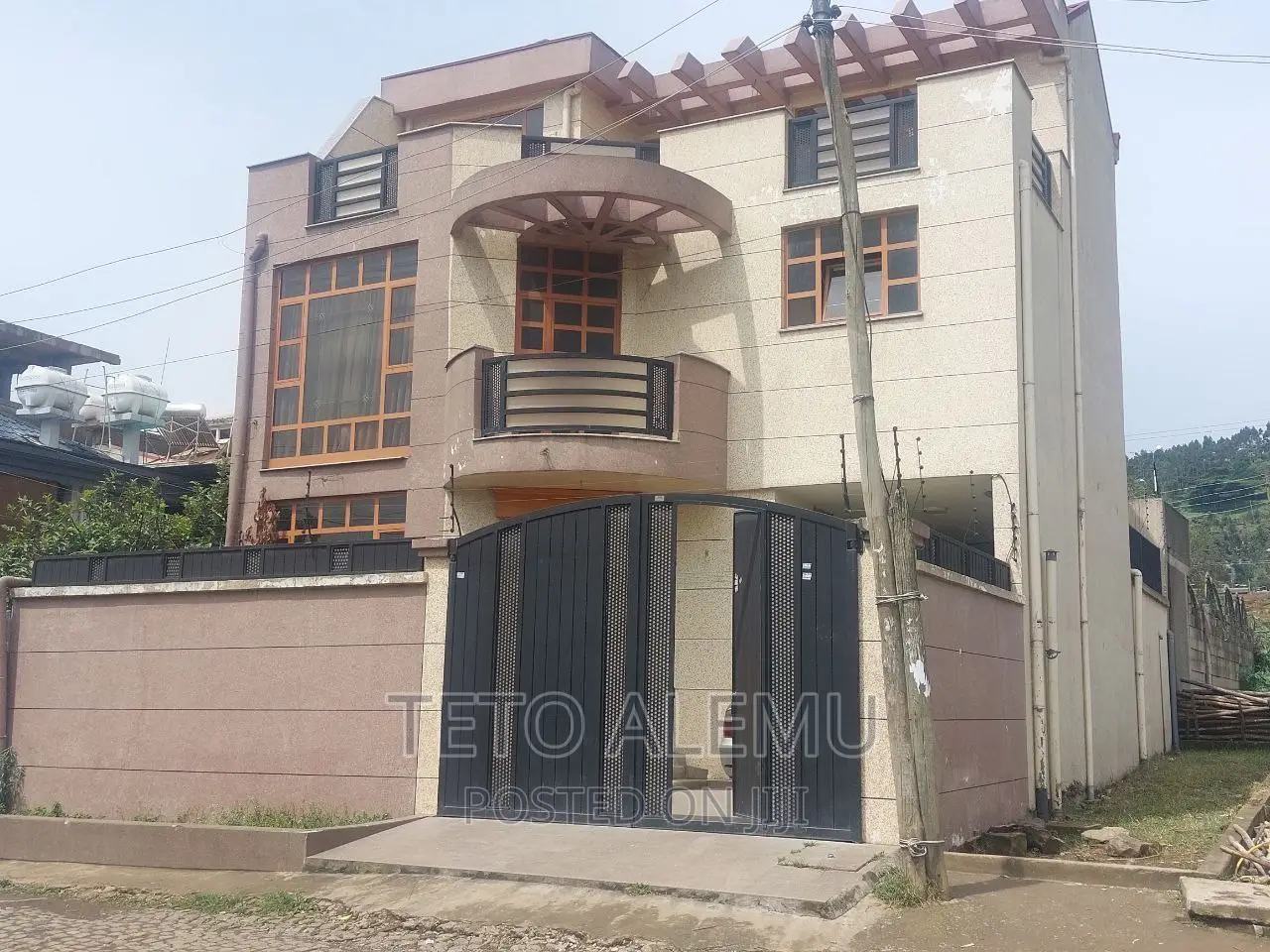 5bdrm House in የሚሸጥ ቤት ለቡ ቫርኔሮ አካባቢ, Kolfe Keranio for sale