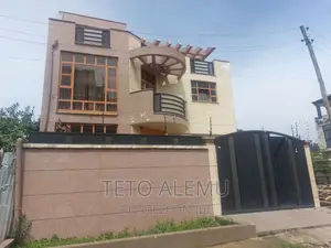 5bdrm House in የሚሸጥ ቤት ለቡ ቫርኔሮ አካባቢ, Kolfe Keranio for sale