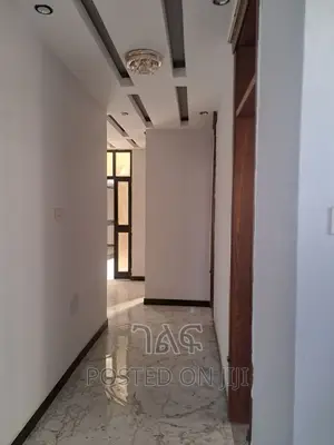 8bdrm House in የግል, Bole for sale