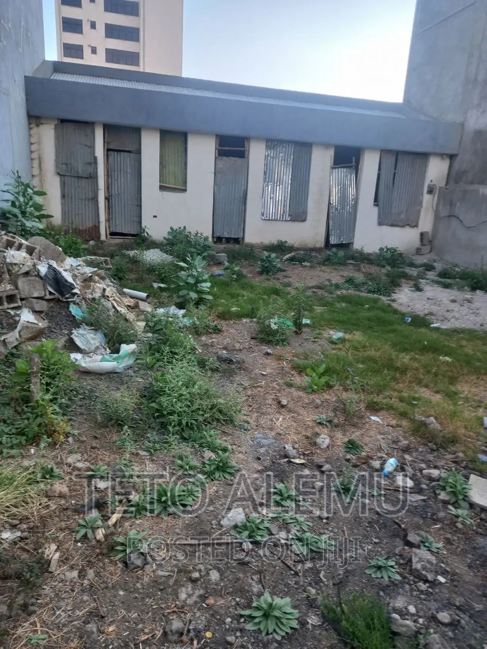 የሚሸጥ ቦታ አያት