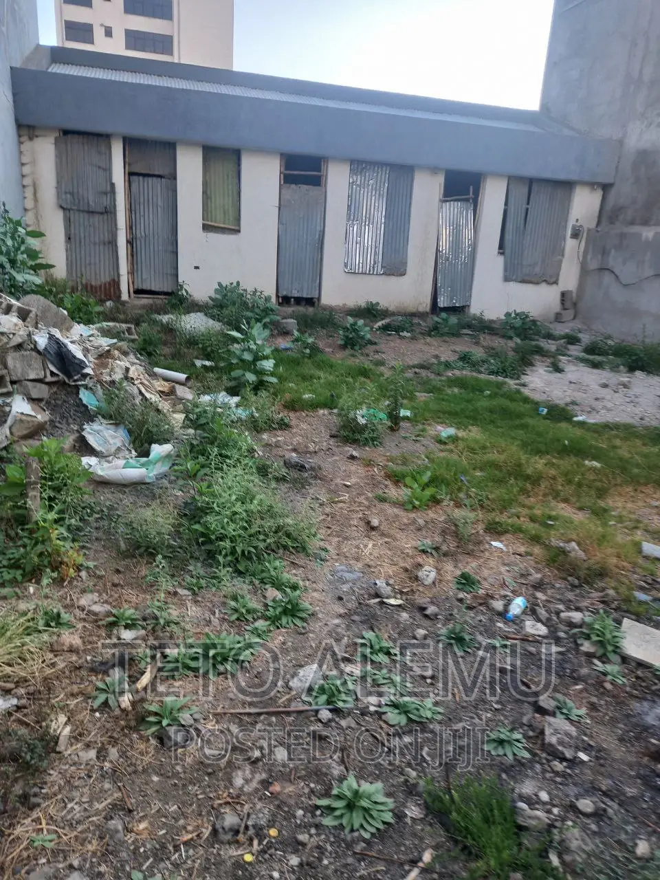 የሚሸጥ ቦታ አያት