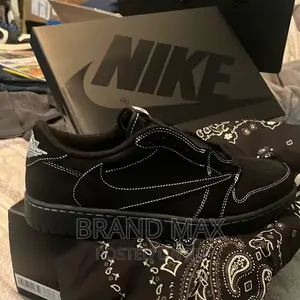 Photo - Travis Scott Low Black Phantom Master Quality