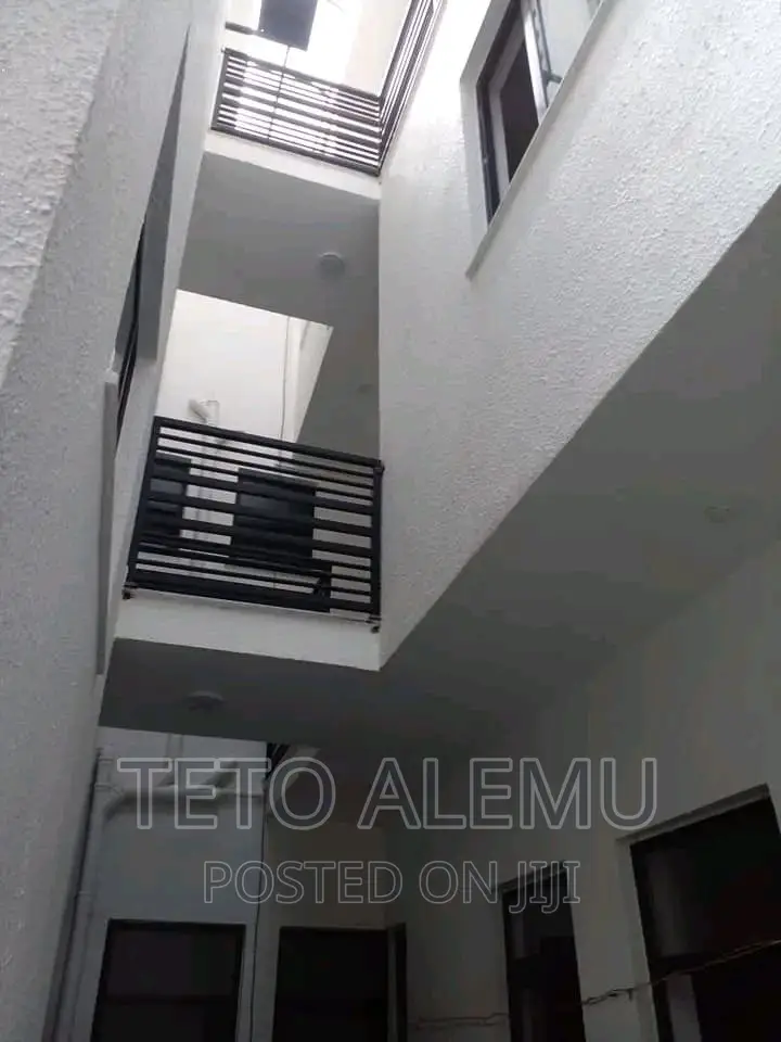 6bdrm House in የሚሸጥ በጥራቱ ወደር, Bole for sale