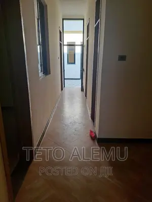 4bdrm Villa in የሚሸጥ ቪላ ቤት አያት አደባባይ, Bole for sale