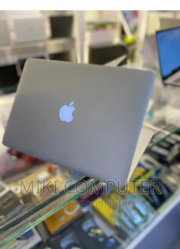 New Laptop Apple MacBook Air 2015 8GB Intel Core i7 SSD 256GB