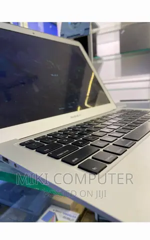 New Laptop Apple MacBook Air 2015 8GB Intel Core i7 SSD 256GB