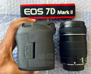 Camera Canon 7d Mark 2 With Lens 18-135mm STM