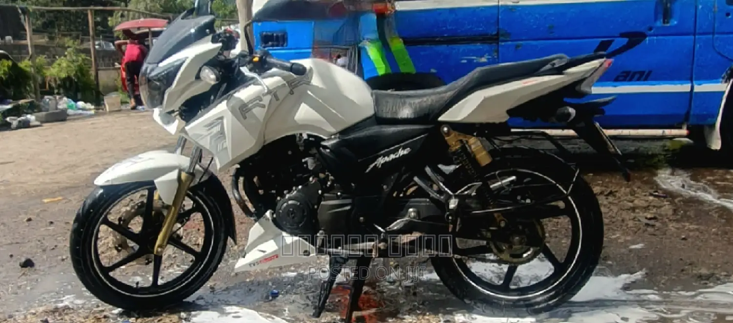 New TVS Apache 180 RTR 2017 White