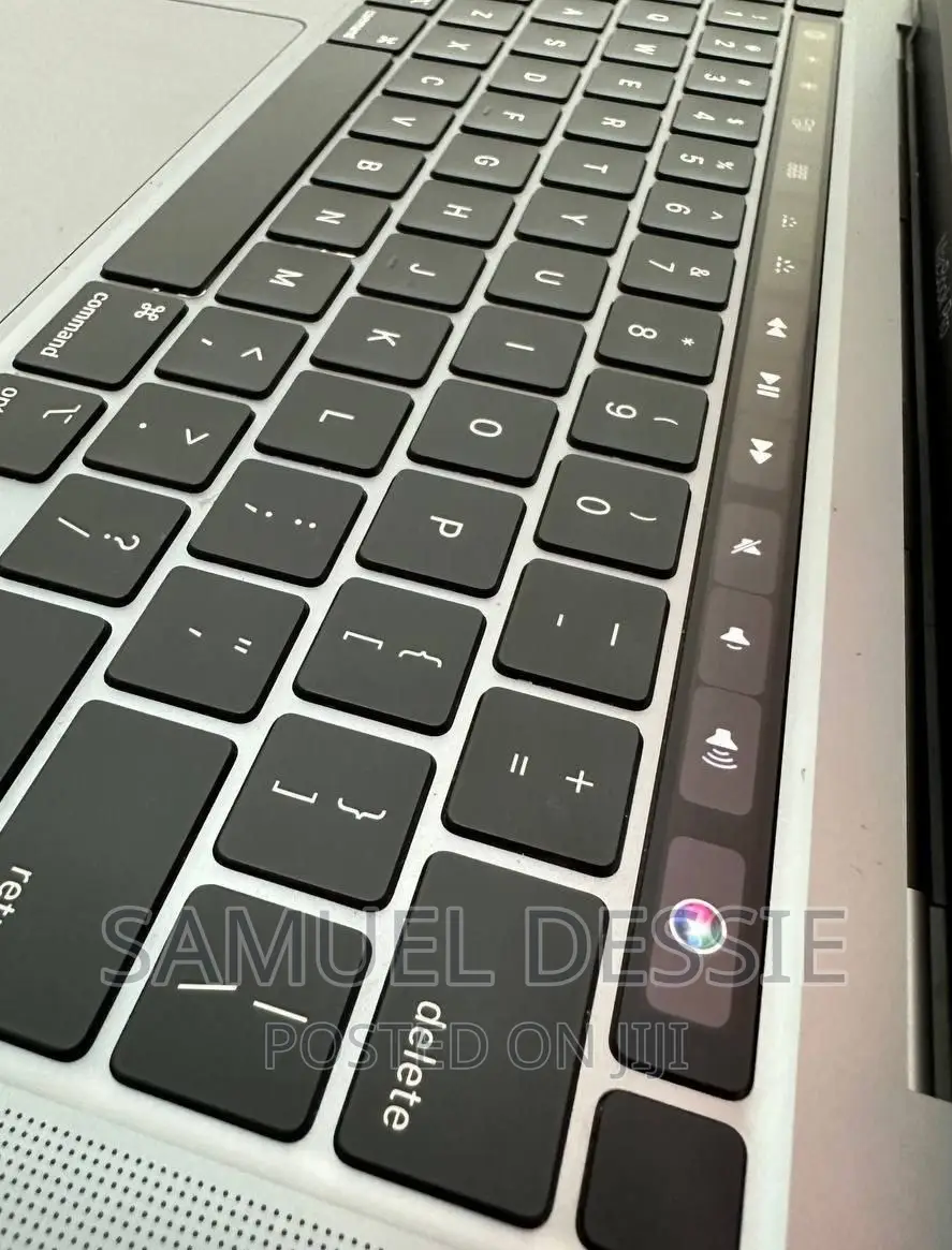 New Laptop Apple MacBook Pro 2020 M1 8GB Apple M1 SSD 256GB