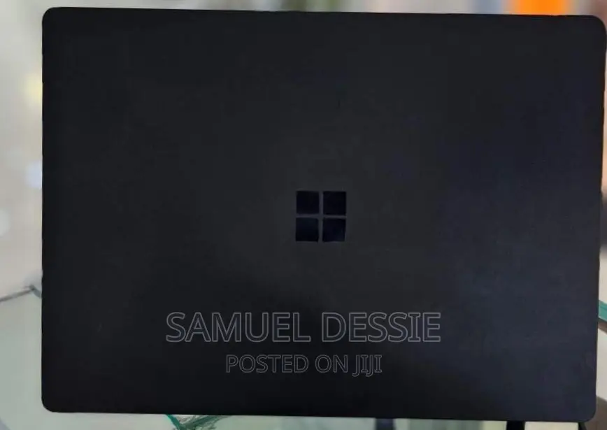 New Laptop Microsoft Surface 8GB Intel Core I5 SSD 256GB