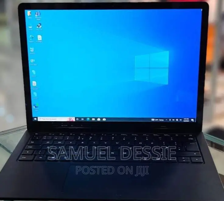 New Laptop Microsoft Surface 8GB Intel Core I5 SSD 256GB