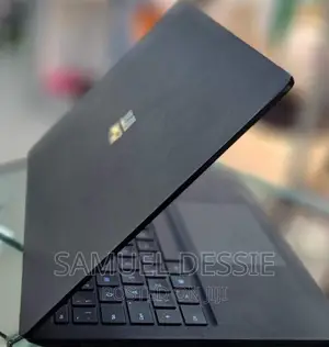 New Laptop Microsoft Surface 8GB Intel Core I5 SSD 256GB
