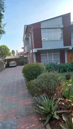 4bdrm House in የግል/ከአያት የተገዛ, Bole for sale