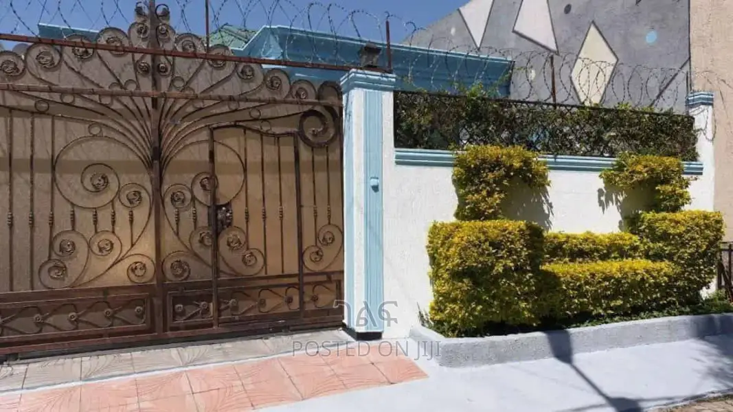 3bdrm Villa in የግል, Bole for sale