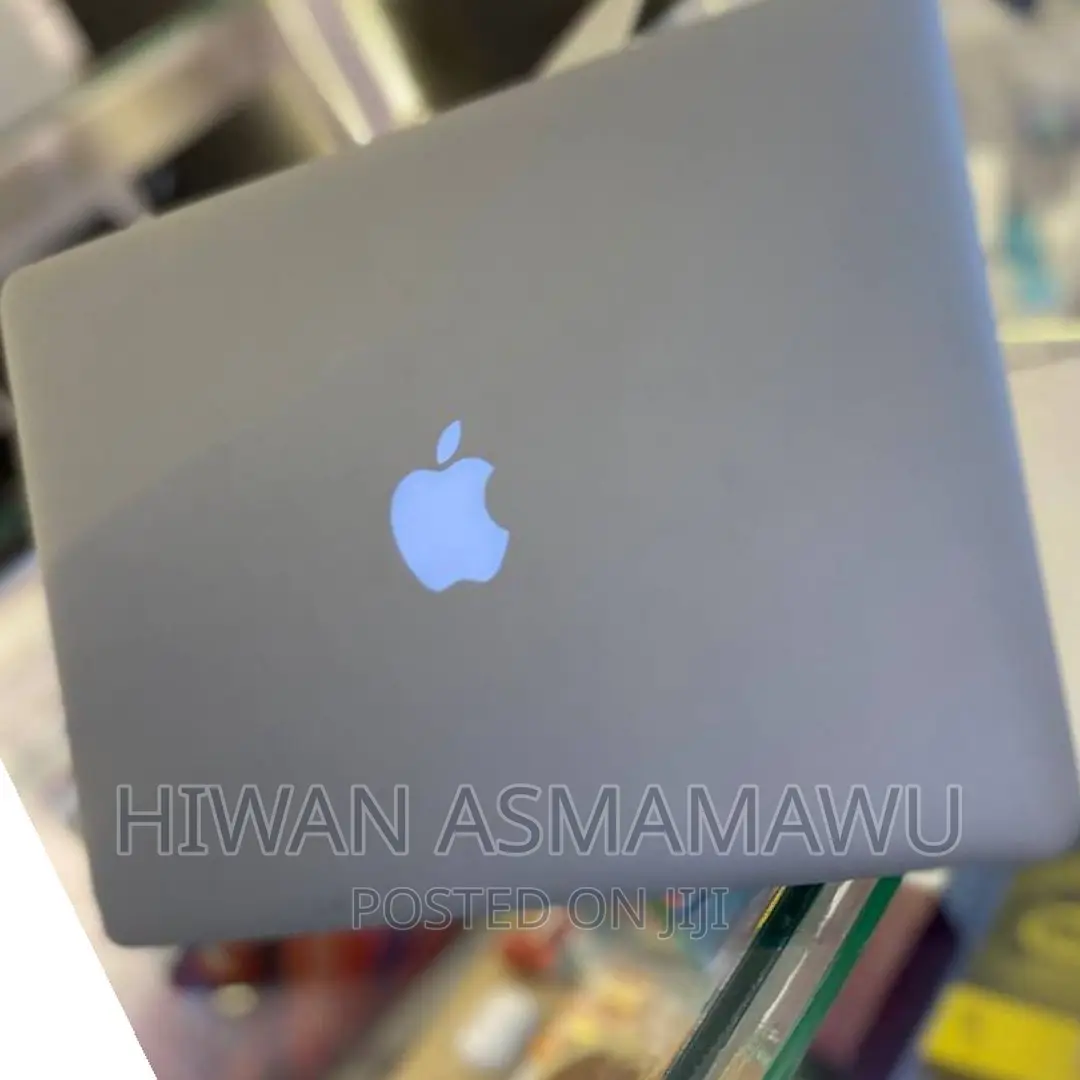 New Laptop Apple MacBook 2015 8GB Intel Core I7 SSD 256GB