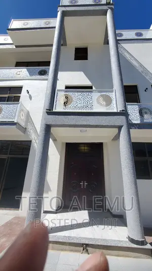 5bdrm House in የሚሸጥ ቤት አያት, Yeka for sale
