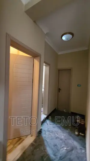 5bdrm House in የሚሸጥ ቦታ አለም ባንክ ቱሉ, Kolfe Keranio for sale