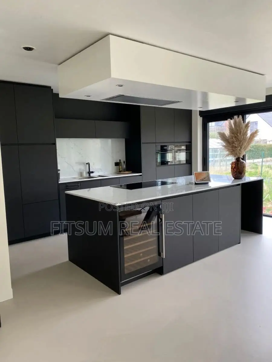 2bdrm Apartment in Central Plaza, Lideta for sale