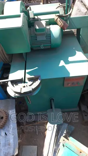 የብረት መቁረጫ ማሽን