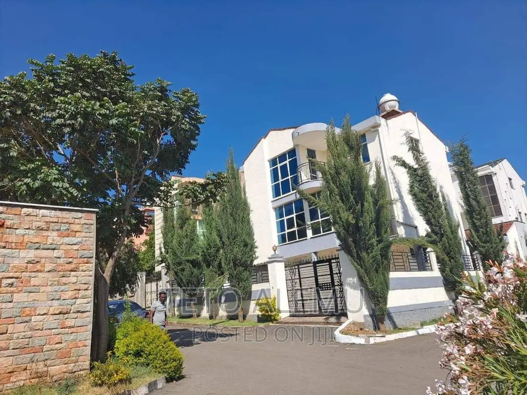 5bdrm House in የሚሸጥ ቤት አያት ኮምፓውድ, Yeka for sale