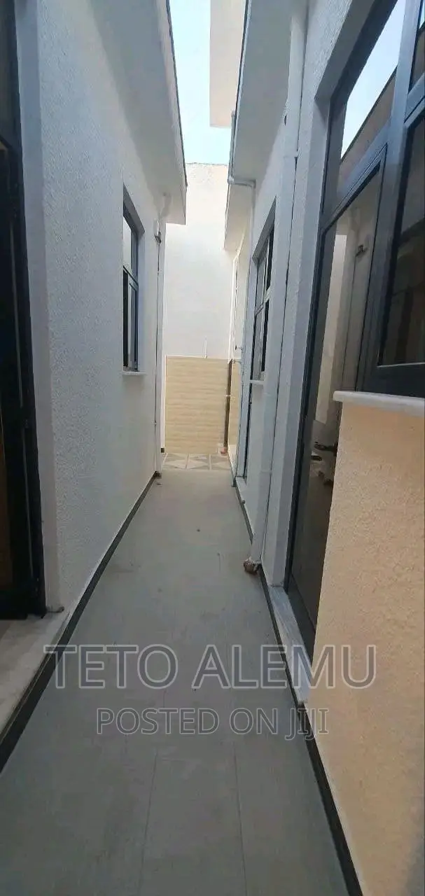 3bdrm Villa in Vila For Sale ወሰን, Bole for sale