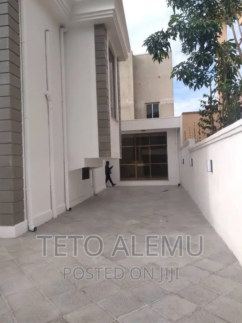 4bdrm House in የሚሸጥ ቤት አያት, Bole for sale