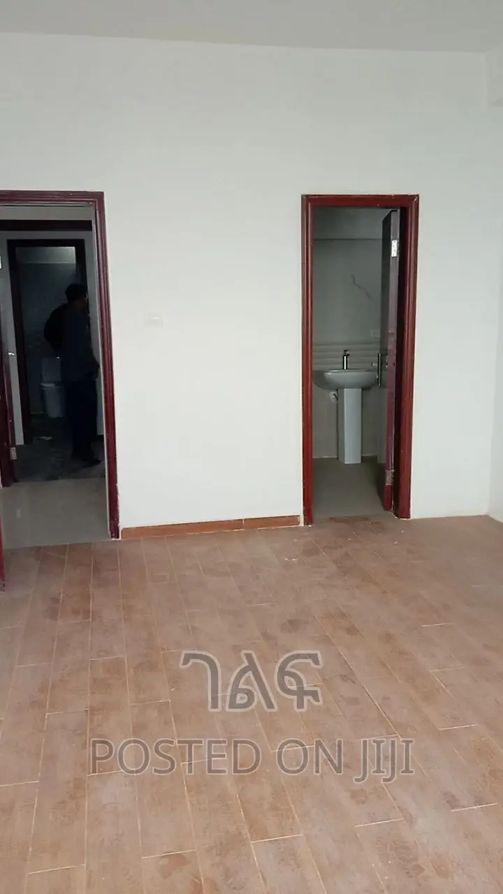 3bdrm Apartment in የግል, Bole for sale