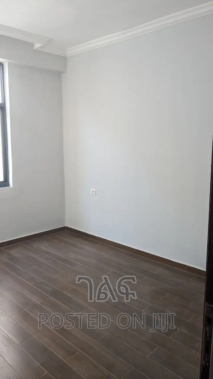 3bdrm Apartment in የግል, Bole for sale