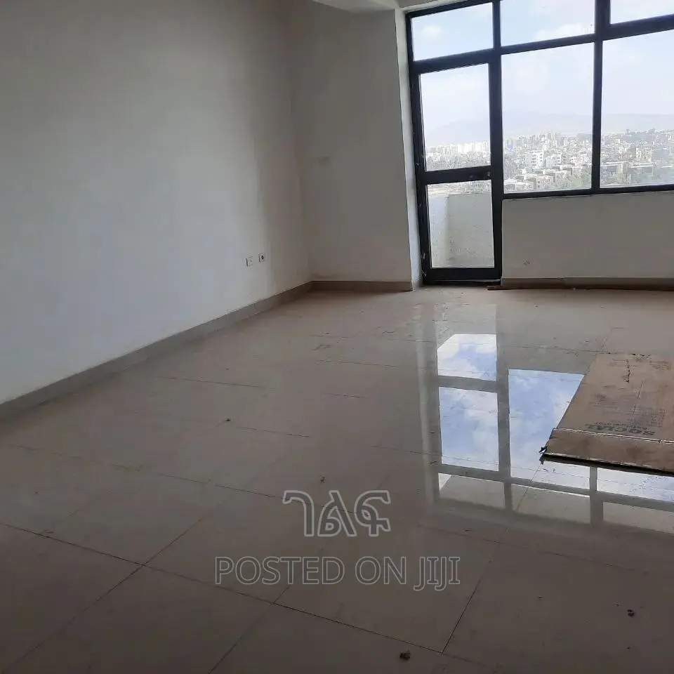 3bdrm Apartment in የግል, Bole for sale