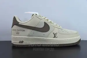 Photo - Orginal Nike Air Force LV Sneaker