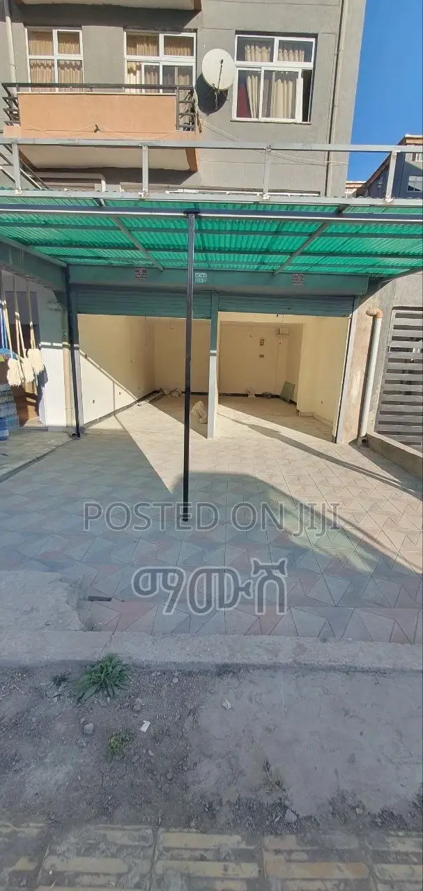 የሚሸጥ 40/60 ሱቅ በጣም ለሥራ ምቹ የሆነ አካባቢ